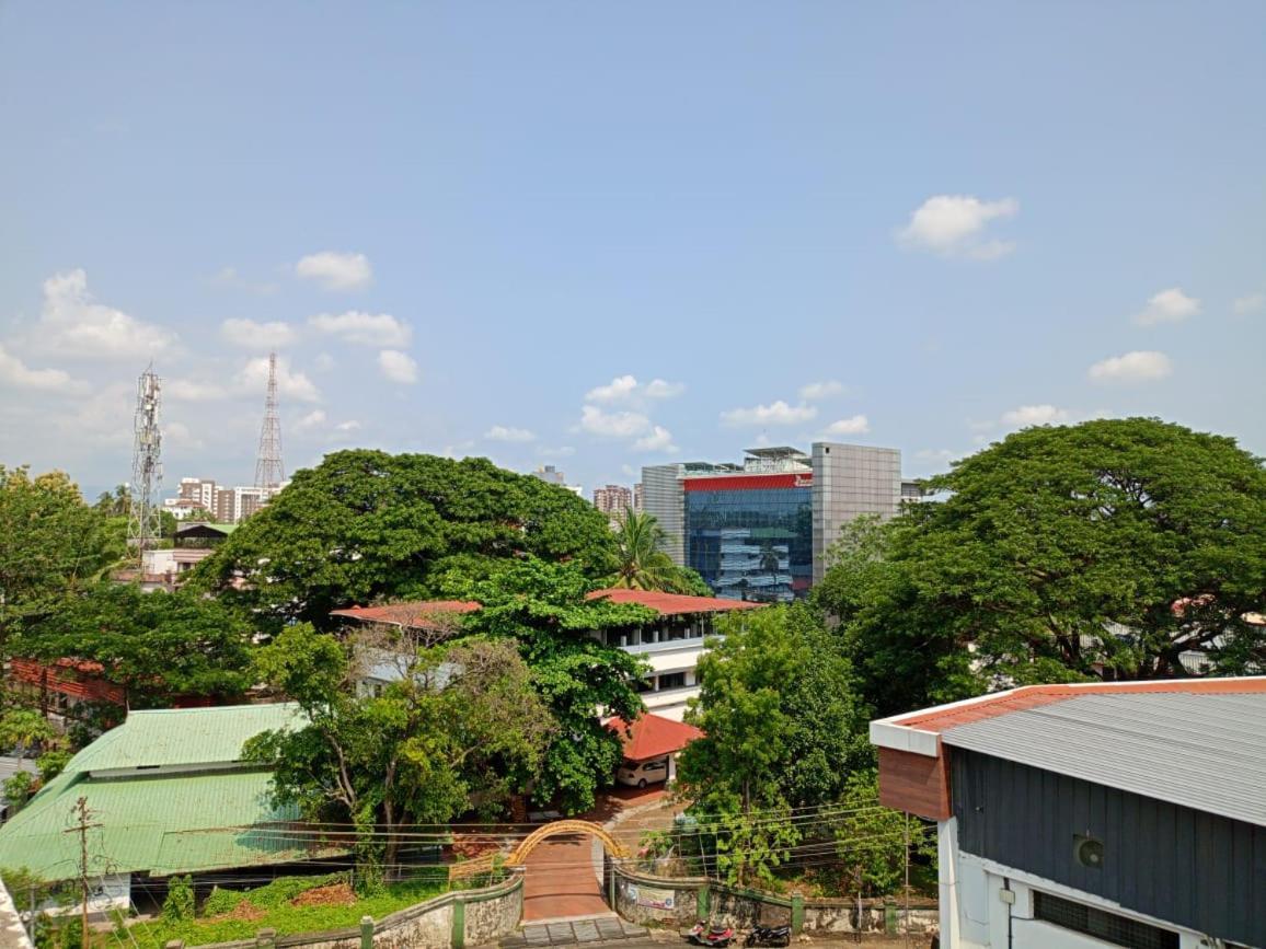 Alite Enclaves Fully Furnished Apartments Thrissur Eksteriør billede